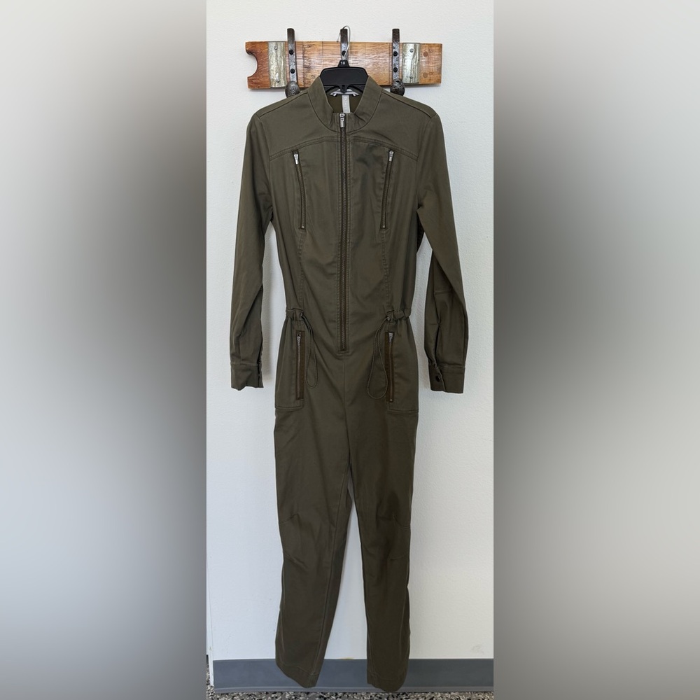 Athleta Cargo Summit Cargo Olive Green Jumpsuit (4) - Picture 6 of 12